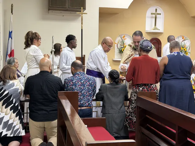 Fotografía 16 de la celebración de la instalación del Rector en la Parroquia Episcopal San Cristóbal.