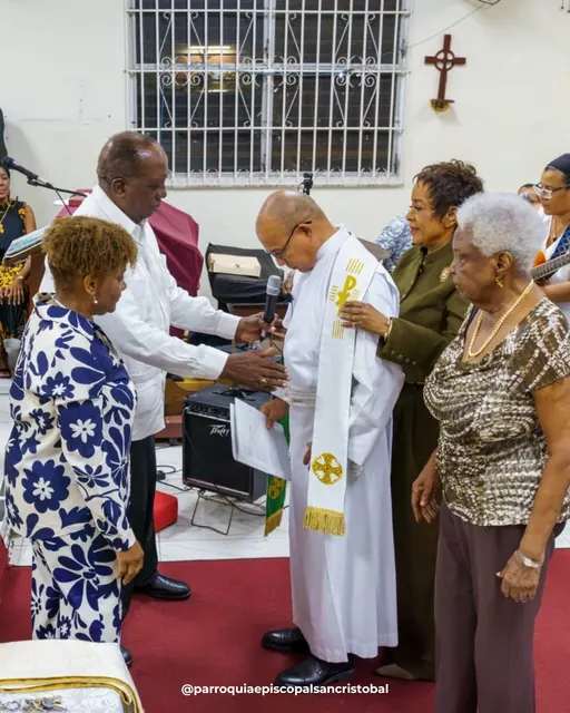 Fotografía 28 de la celebración de la instalación del Rector en la Parroquia Episcopal San Cristóbal.