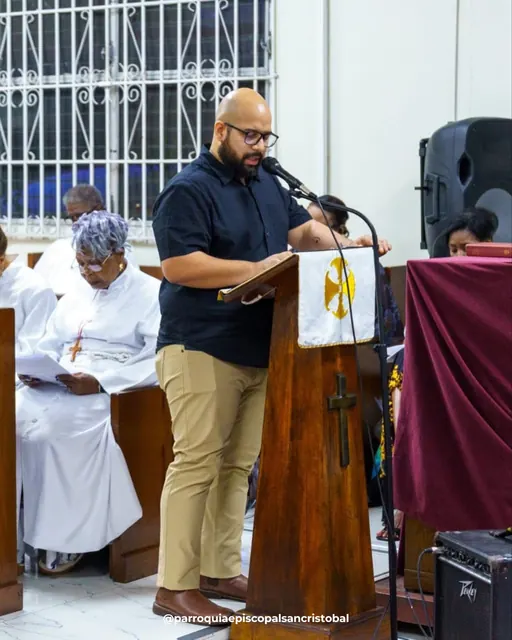 Fotografía 30 de la celebración de la instalación del Rector en la Parroquia Episcopal San Cristóbal.