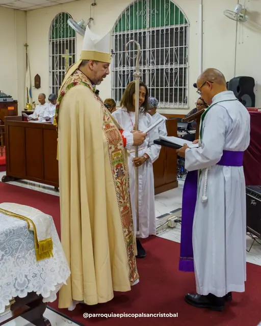 Fotografía 33 de la celebración de la instalación del Rector en la Parroquia Episcopal San Cristóbal.