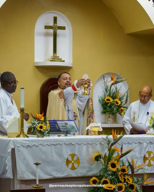 Fotografía 35 de la celebración de la instalación del Rector en la Parroquia Episcopal San Cristóbal.