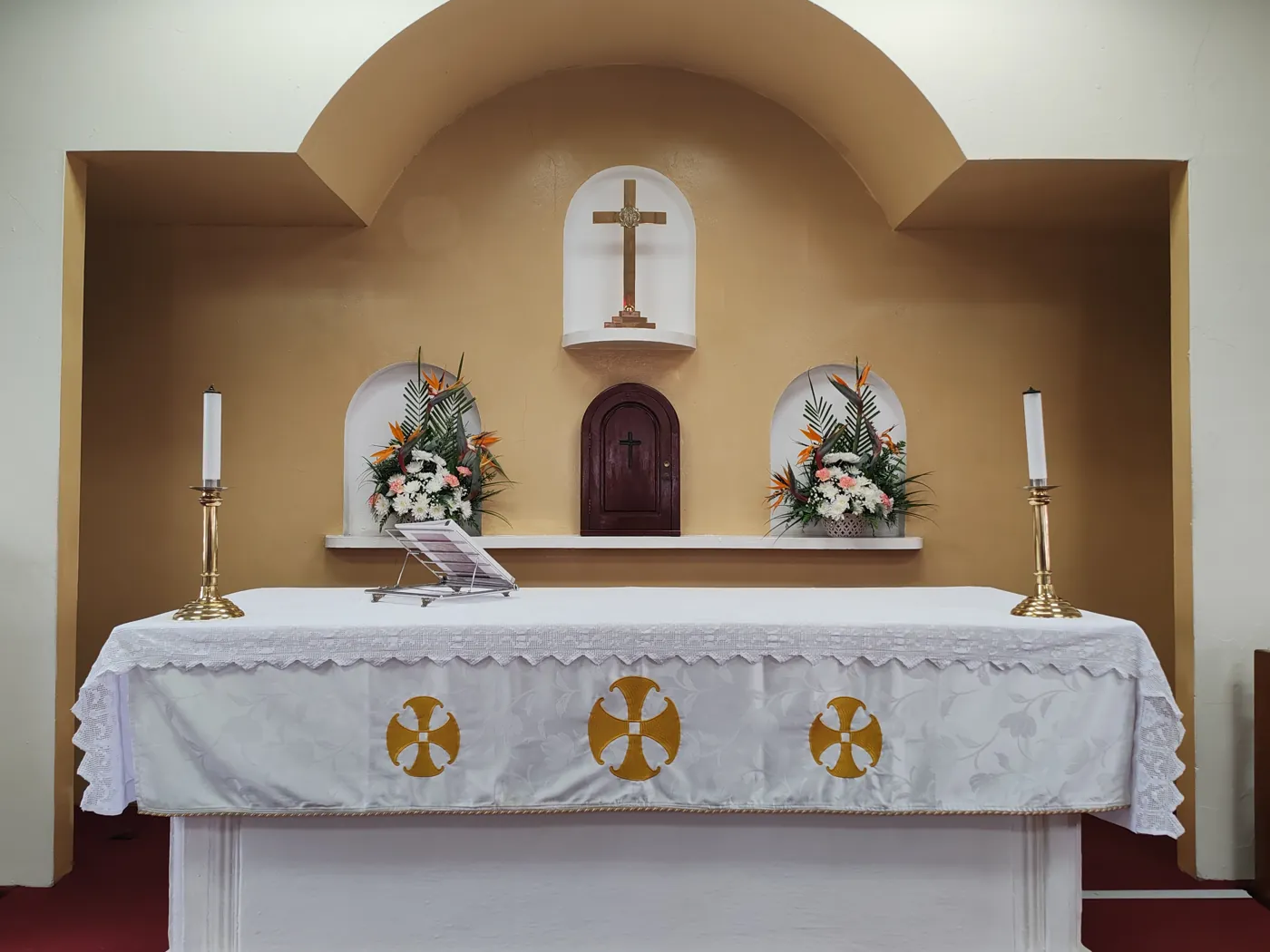 Estado actual del altar de la Parroquia Episcopal San Cristóbal